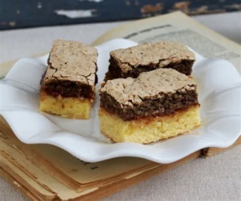 diós-csokoládés lekváros sütemény szelet