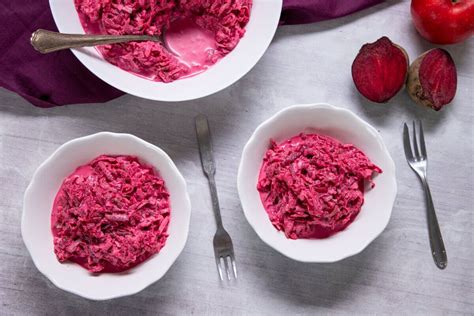 Fűszeres céklasaláta friss zöldfűszerekkel