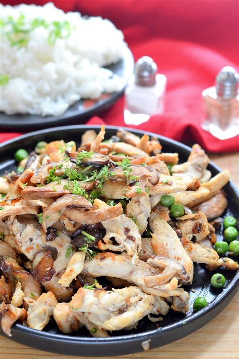 Frissen pirított csirkemell darabok