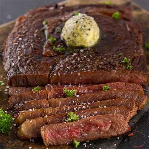 Wagyu steak előkészítése a Déryné konyháján