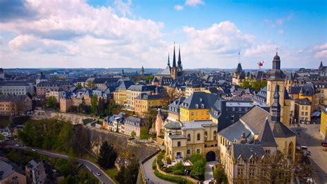 Luxemburg város látképe az erőddel