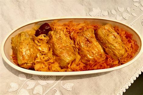 Töltött káposzta egy falusi lakodalomban