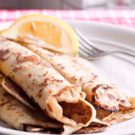 Különböző állatfigurákat ábrázoló palacsinták