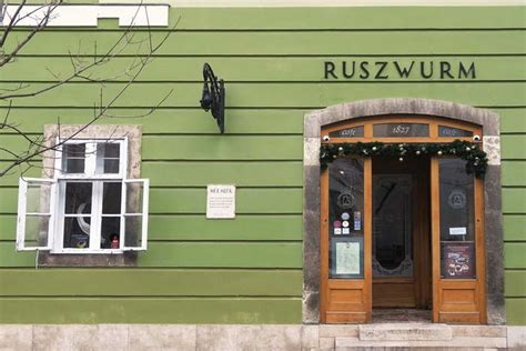 A Ruszwurm Cukrászda kívülről
