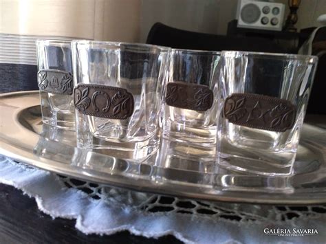 Díszített pohár gesztenyepürével