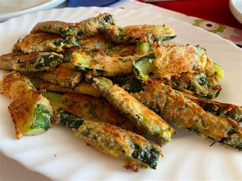 Ropogós parmezános cukkini falatkák