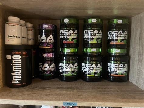Sportoló BCAA italt fogyaszt edzés közben