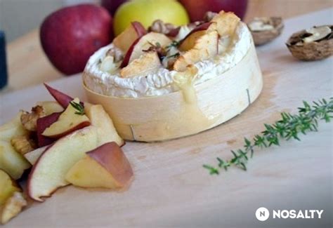 Sült camembert szőlővel és almával