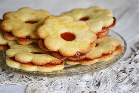 Linzerkarikák lekvárral