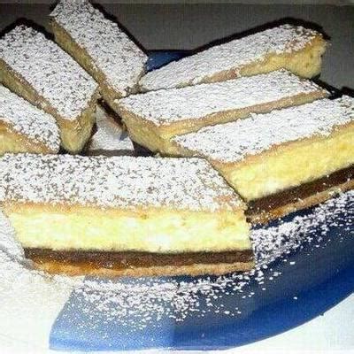 Túrós zserbó szeletek