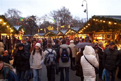 Bécsi adventi díszkivilágítás a Graben-en
