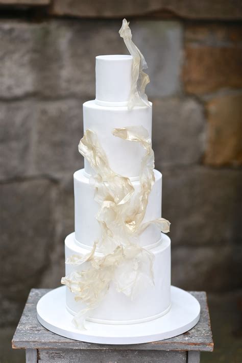 Kézzel festett esküvői torta