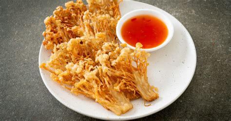 Enoki gomba baconbe tekerve