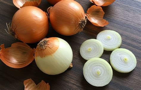 Különböző hagyma alapú ételek