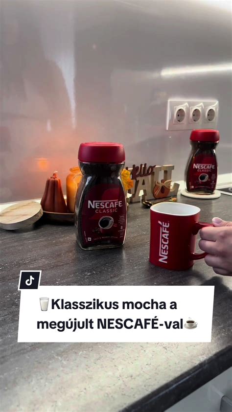 Kakaópor és víz keverése krémben