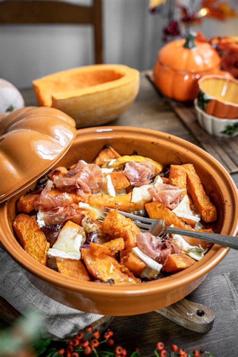 Sült sütőtök Serrano sonkával és camembert-rel
