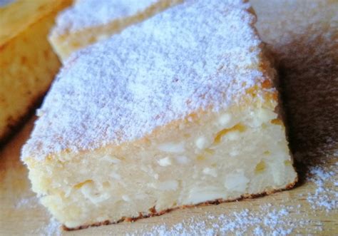 Egyszerűen elkészíthető túrós kevert sütemény