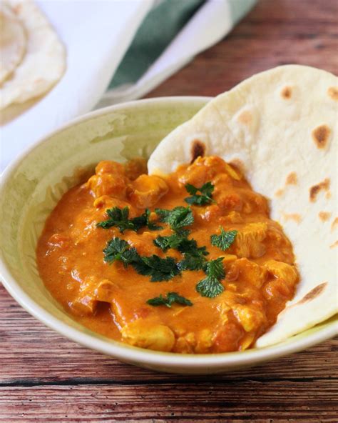 Indiai curry naan kenyérrel