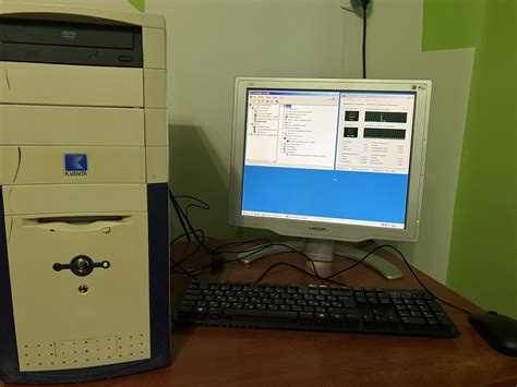 Régi dughagymaszedő gép makói tájon