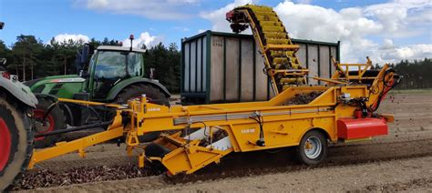 Modern hagymabetakarító gép