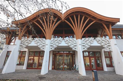 Makovecz Imre tervezte Hagymaház