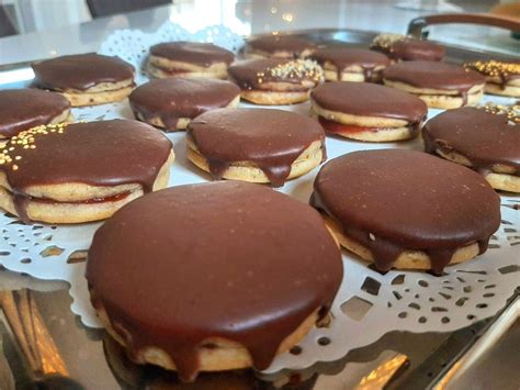 Isler tészta korongok sütés előtt