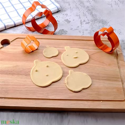 Különböző formájú sütikiszúrók