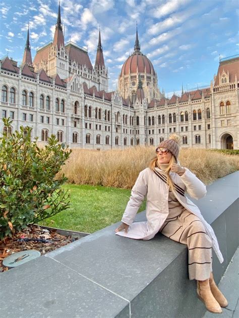 Budapest üzleti negyedének felülnézeti képe, kiemelve a kereskedelmi aktivitást