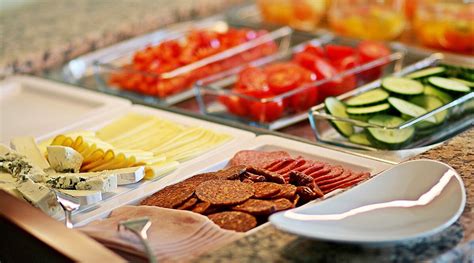 Svédasztalos reggeli