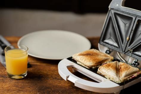 Amerikai toast szendvics szendvicssütőben