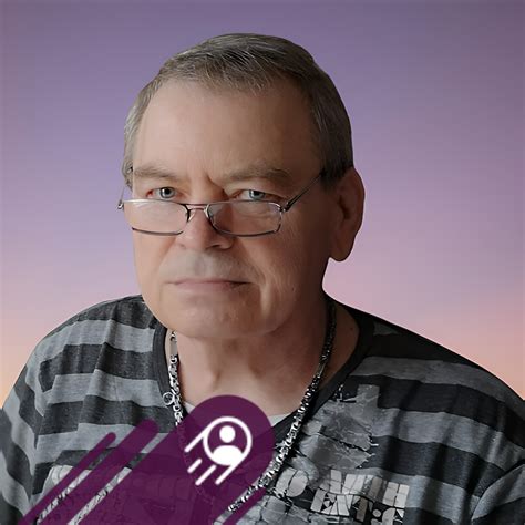 Öt férfi ébred egy elhagyatott gyárban