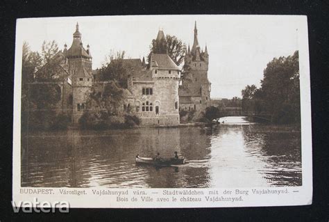 A Városligeti-tó látképe a Vajdahunyad várral