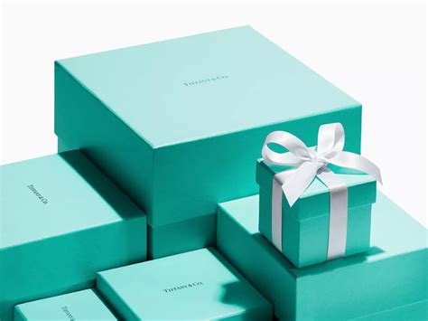 Különböző stílusú ajándékdobozok kekszekhez