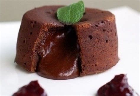 Csokoládé fondant forrón tálalva