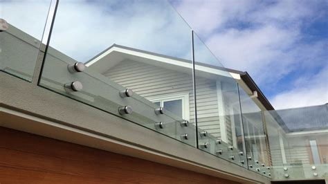 Point-fixed glass balustrade aesthetics