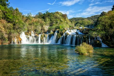 Krka Nemzeti Park vízesései napfényben