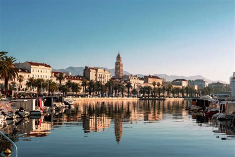 Split óvárosának látképe az Adriánál