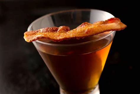 Bourbon bacon brownie tálalva