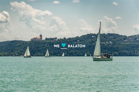 Balatonfüred látképe a Tihanyi-félszigetről