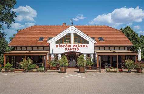 A Rétes Csárda épületének külső, hangulatos képe