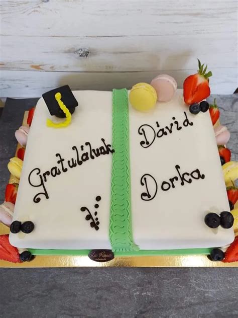 Marcipánnal bevont torták és díszítések