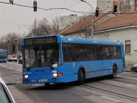 Vendégek búcsúznak a Fischer Cukrászdától az utolsó napon