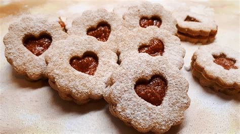 Hagyományos és cukormentes linzer sütemények