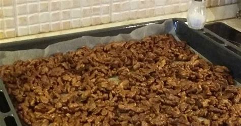 Pirított dió dióhéjjal