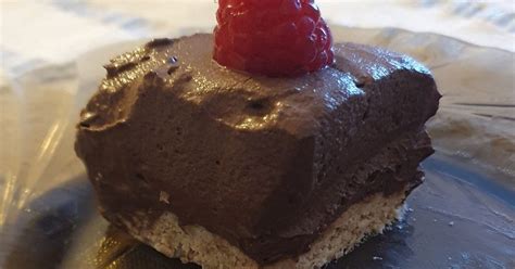 Brownie-szerű tészta a torta alapjaként