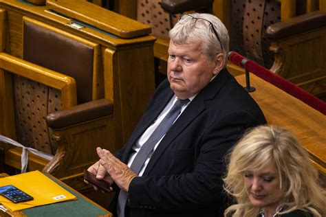 A Sándor-palota és Süli János miniszteri kinevezése