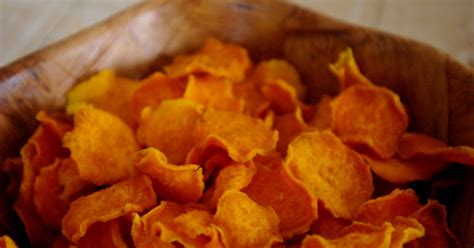 Vékonyra szeletelt édesburgonya chips sütőben
