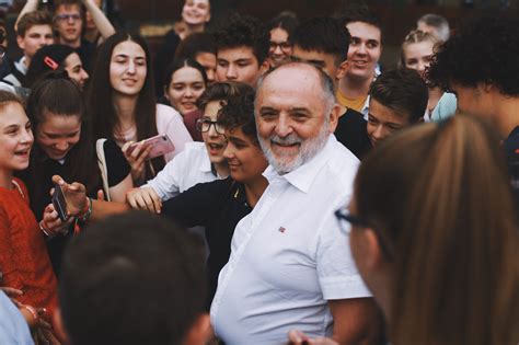 A Hit Gyülekezete vezetői hierarchiája