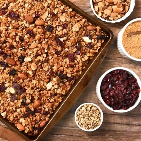 A granola alapanyagai, mint a zabpehely és a dió