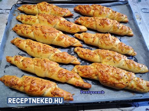 Különböző sajtos kifli töltelékek
